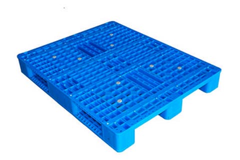 What are the classifications of plastic pallets?